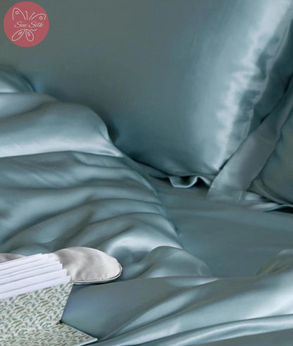 Sophisticated Minimalist Satin Bedding/Unique Encryption Weaving/Satin Bedding Set 4 Pic/Ideal Housewarming Gift for any Bed Size