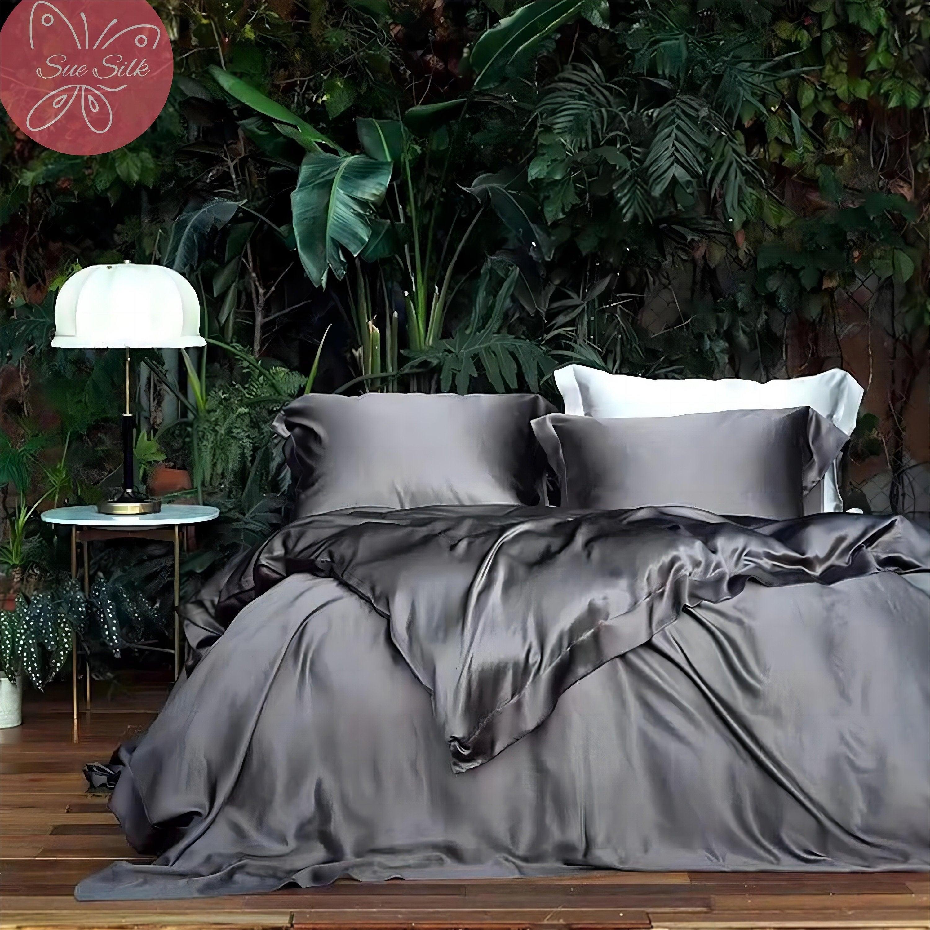 Sophisticated Minimalist Satin Bedding/Unique Encryption Weaving/Satin Bedding Set 4 Pic/Ideal Housewarming Gift for any Bed Size