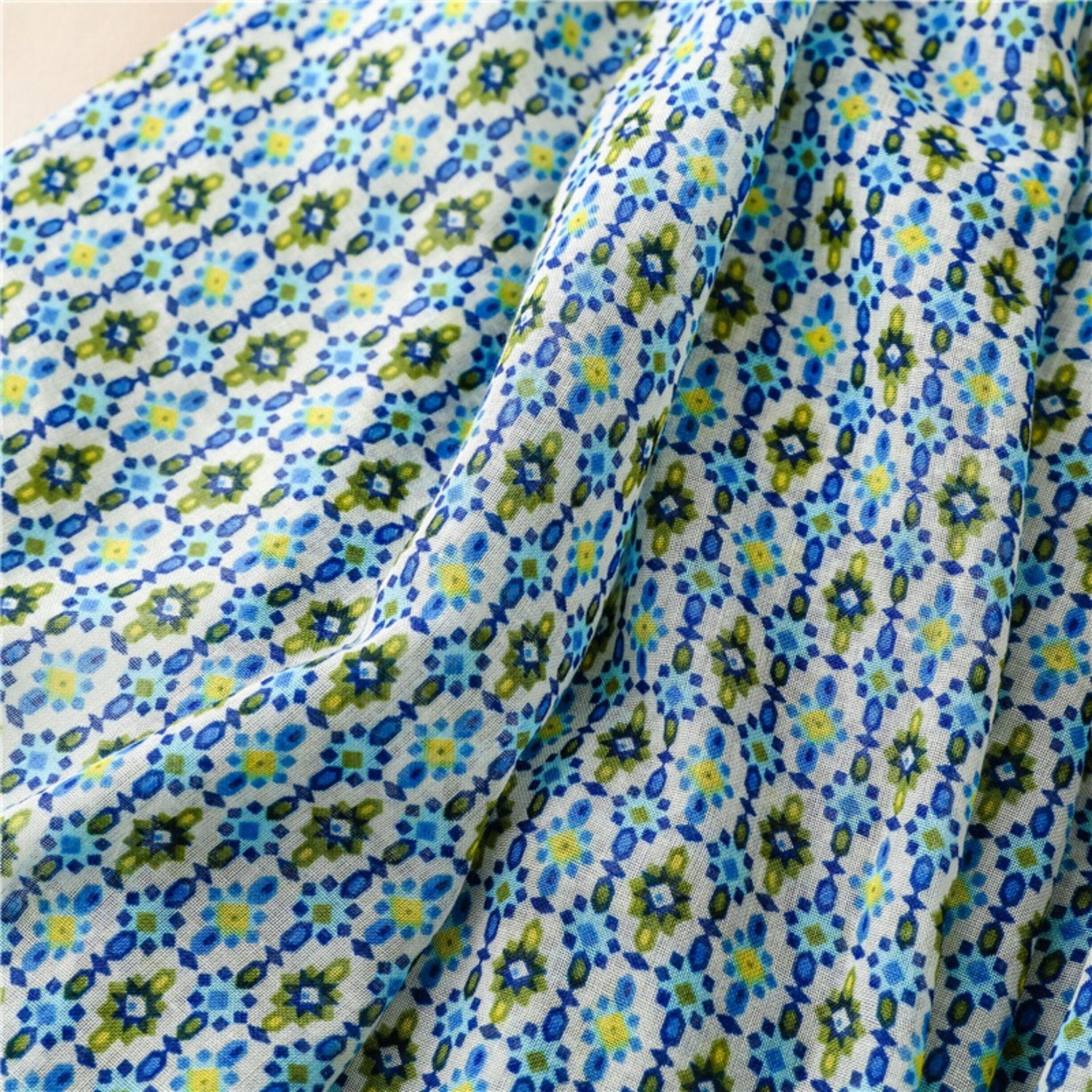 Bunter Boho Sarong/180cm*90cm/Baumwoll-Leinen-Feeling/Boho-Schal/Kopftuch/Quastenschal/Voile-Schal/Boho-Geschenke/Kleines Blumenmuster